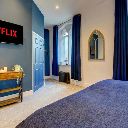 Villa The Old Vicarage - Secure Parking, Fast Wifi, Garden à Leeds  Extérieur photo