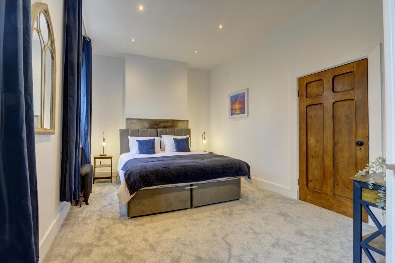 Villa The Old Vicarage - Secure Parking, Fast Wifi, Garden à Leeds  Extérieur photo