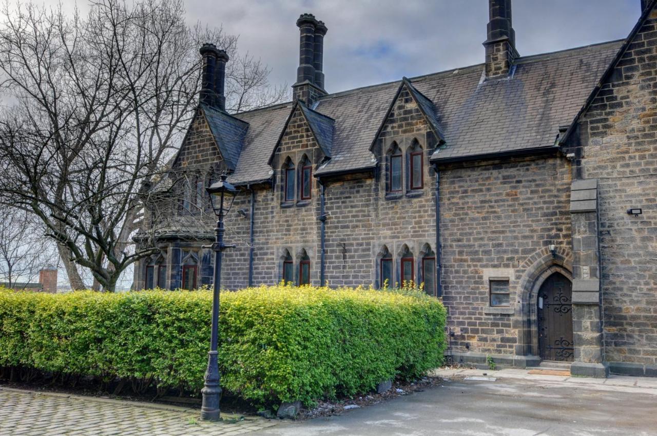 Villa The Old Vicarage - Secure Parking, Fast Wifi, Garden à Leeds  Extérieur photo