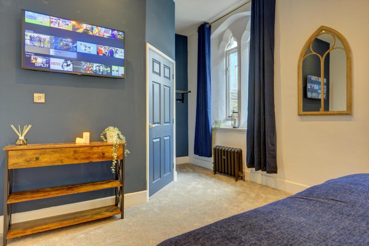 Villa The Old Vicarage - Secure Parking, Fast Wifi, Garden à Leeds  Extérieur photo