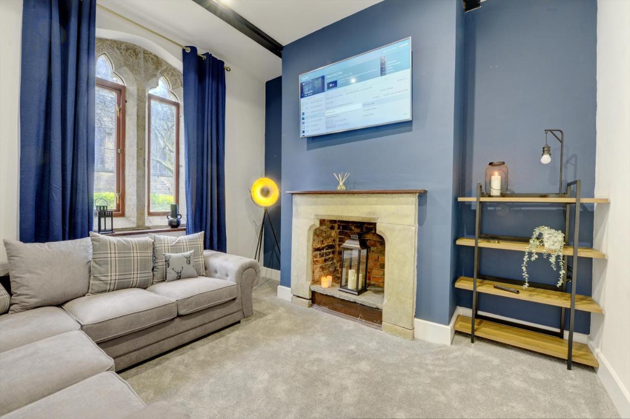 Villa The Old Vicarage - Secure Parking, Fast Wifi, Garden à Leeds  Extérieur photo