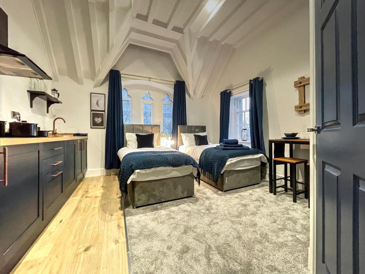 Villa The Old Vicarage - Secure Parking, Fast Wifi, Garden à Leeds  Extérieur photo
