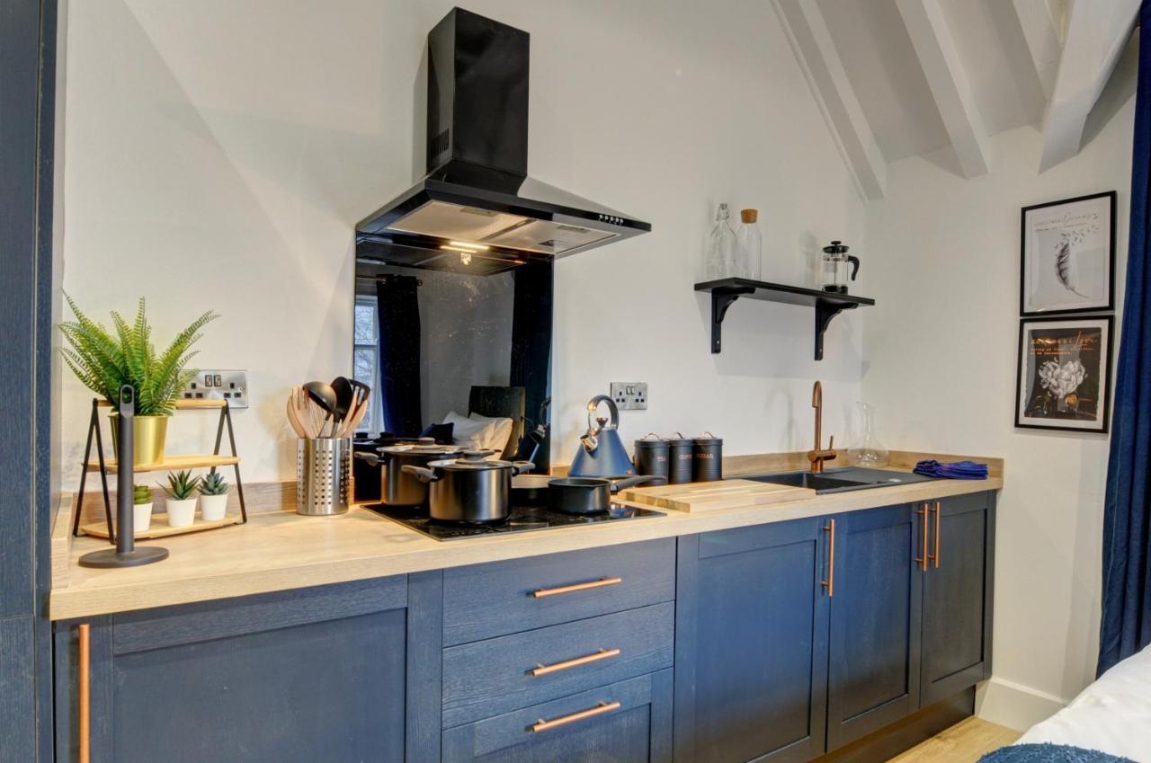 Villa The Old Vicarage - Secure Parking, Fast Wifi, Garden à Leeds  Extérieur photo