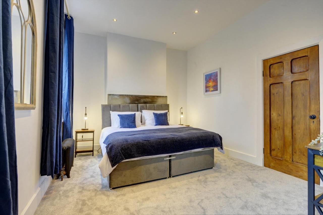 Villa The Old Vicarage - Secure Parking, Fast Wifi, Garden à Leeds  Extérieur photo