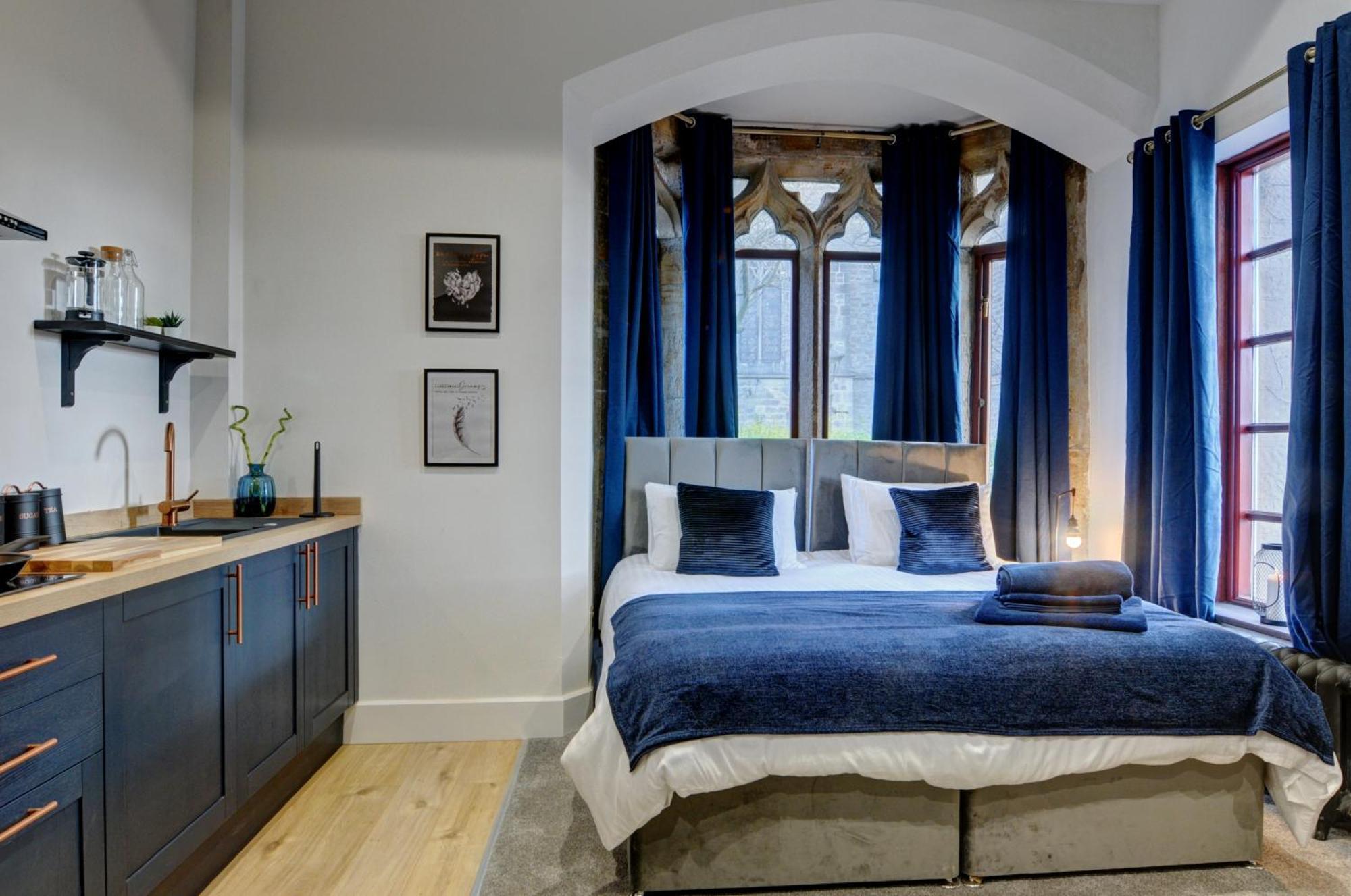 Villa The Old Vicarage - Secure Parking, Fast Wifi, Garden à Leeds  Extérieur photo