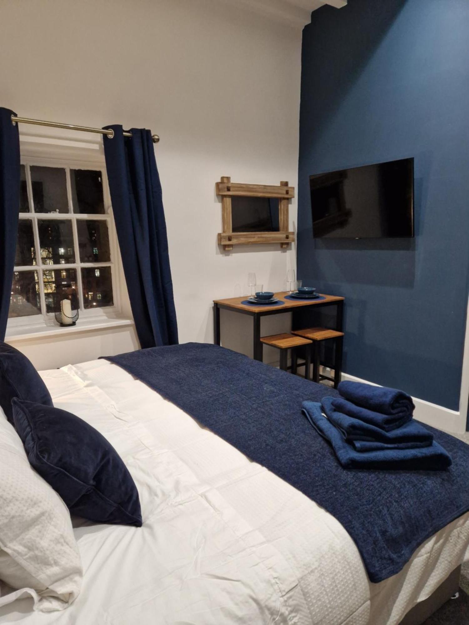 Villa The Old Vicarage - Secure Parking, Fast Wifi, Garden à Leeds  Extérieur photo