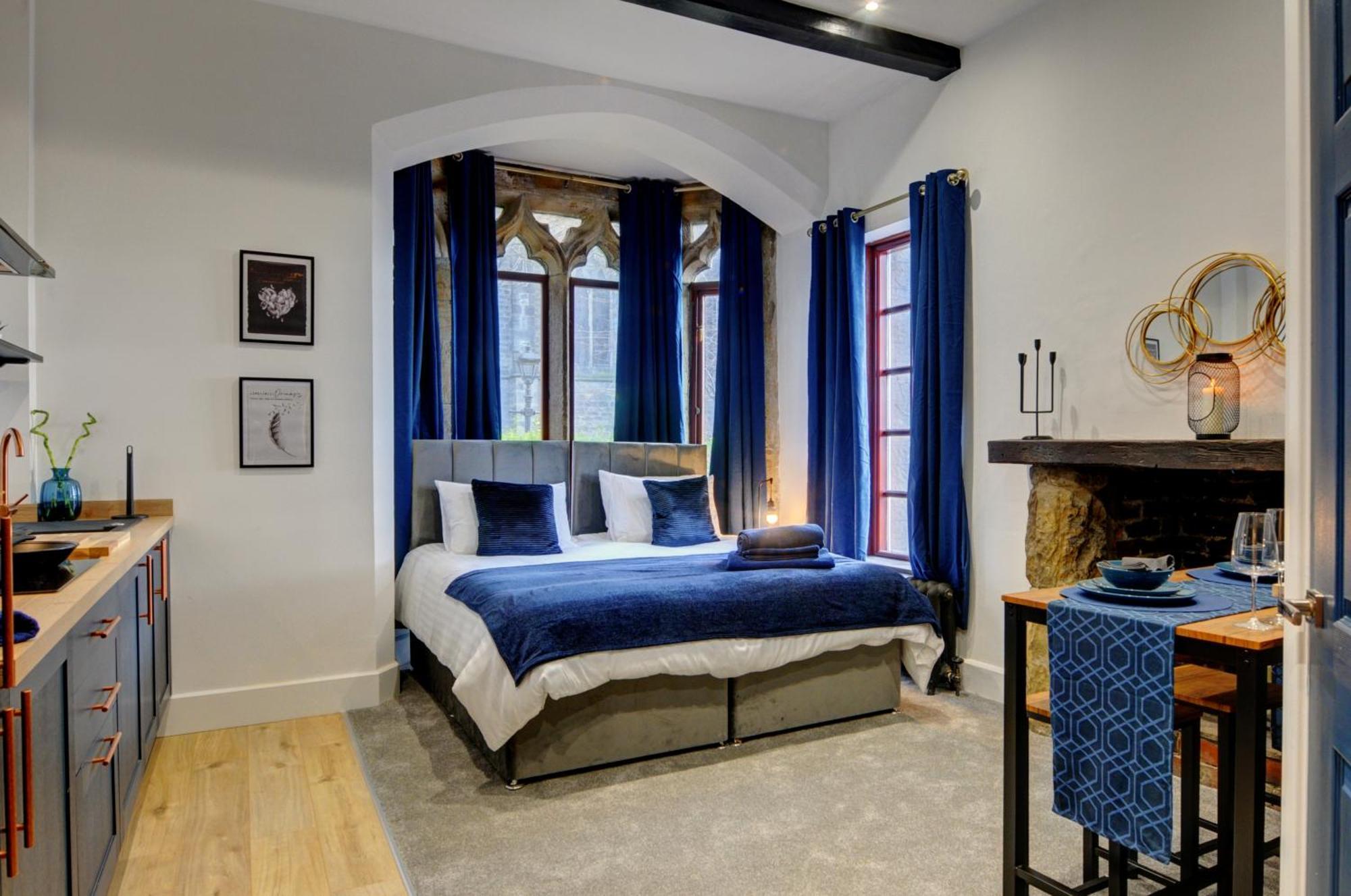 Villa The Old Vicarage - Secure Parking, Fast Wifi, Garden à Leeds  Extérieur photo