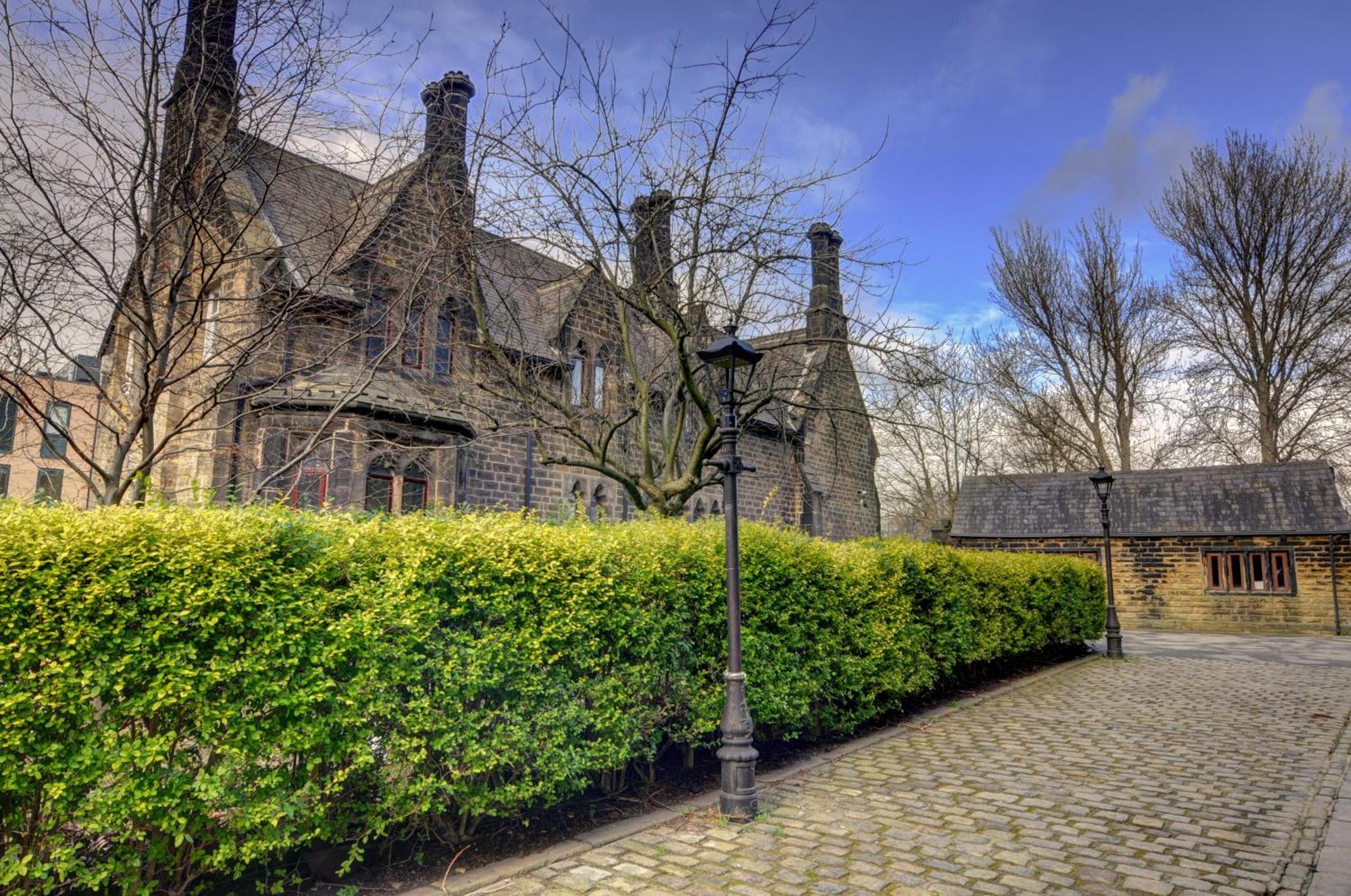 Villa The Old Vicarage - Secure Parking, Fast Wifi, Garden à Leeds  Extérieur photo