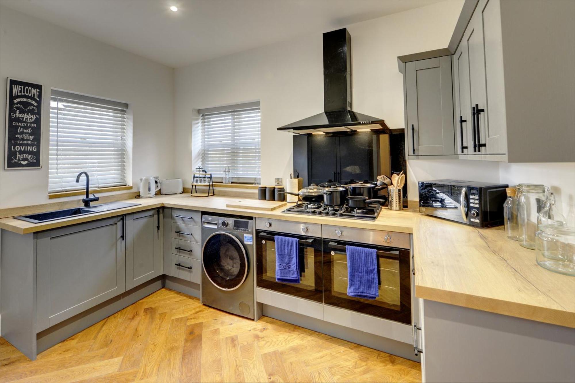 Villa The Old Vicarage - Secure Parking, Fast Wifi, Garden à Leeds  Extérieur photo